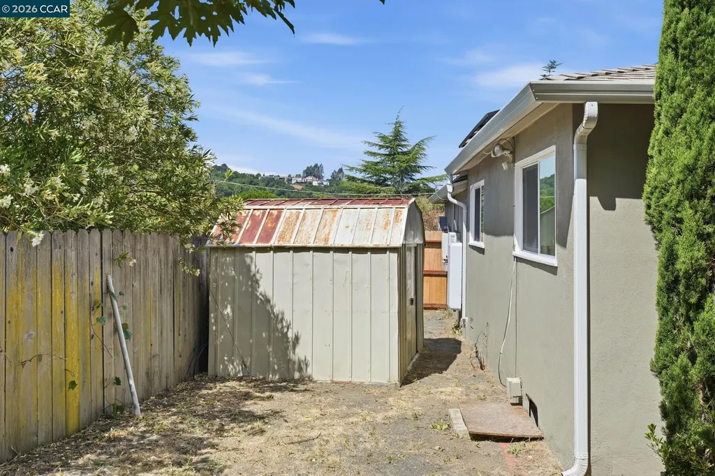 2979 Higuera Avenue Pinole CA 94564