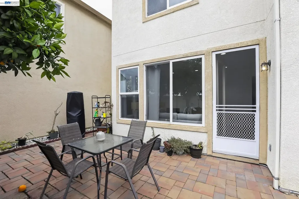 2667 Chocolate Street Pleasanton CA 94588