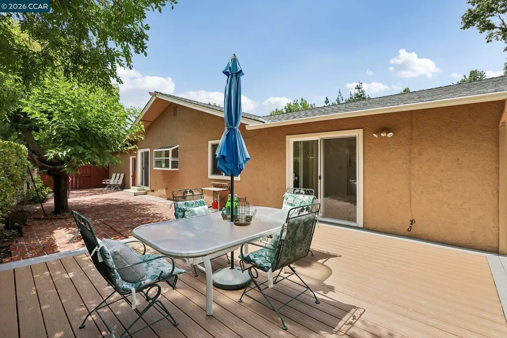 8 Bristol Court Pleasant Hill CA 94523