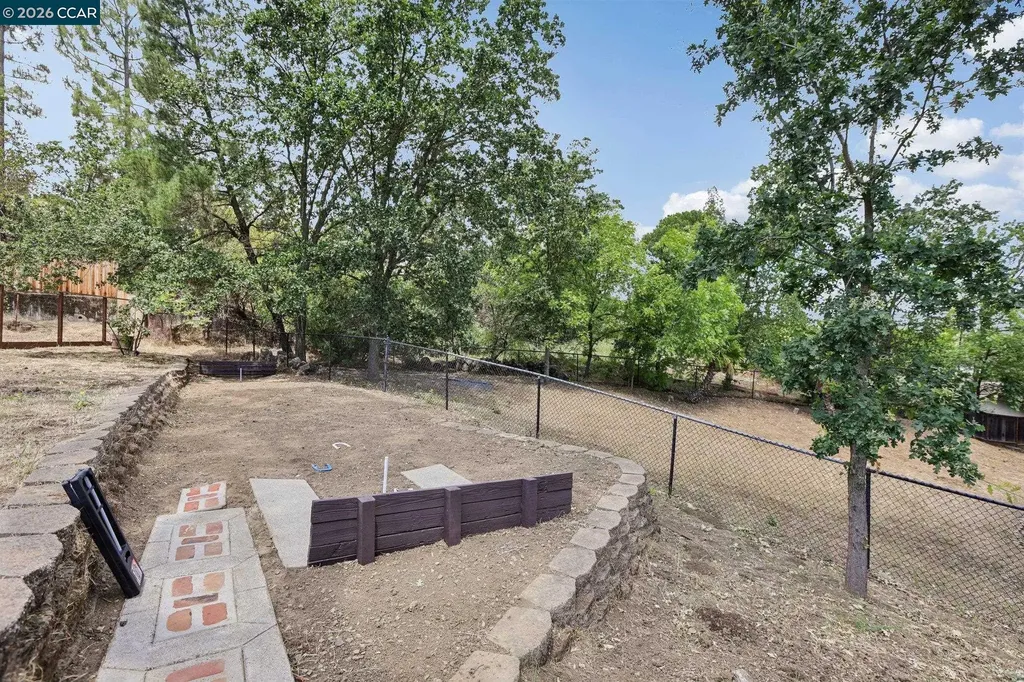 8 Bristol Court Pleasant Hill CA 94523