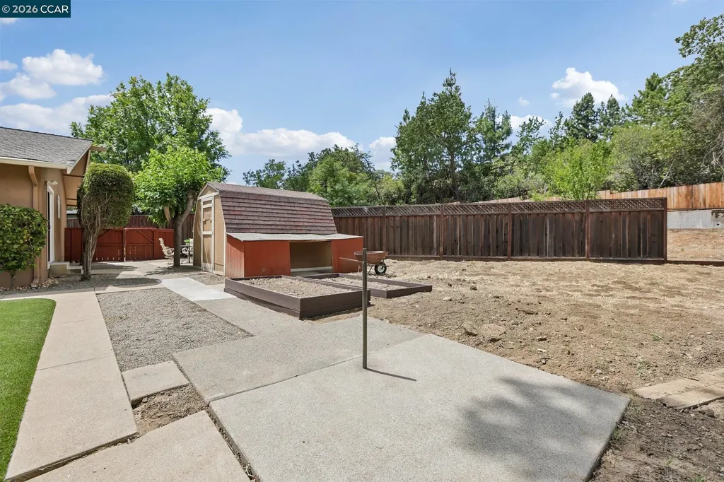 8 Bristol Court Pleasant Hill CA 94523
