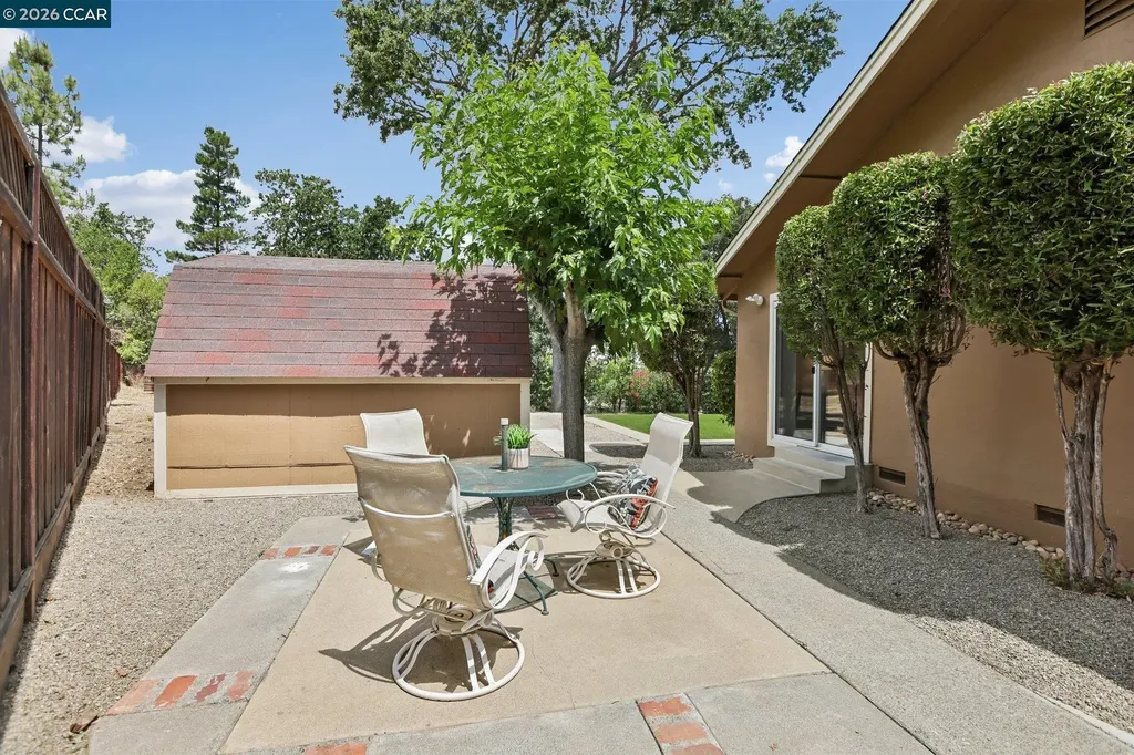 8 Bristol Court Pleasant Hill CA 94523