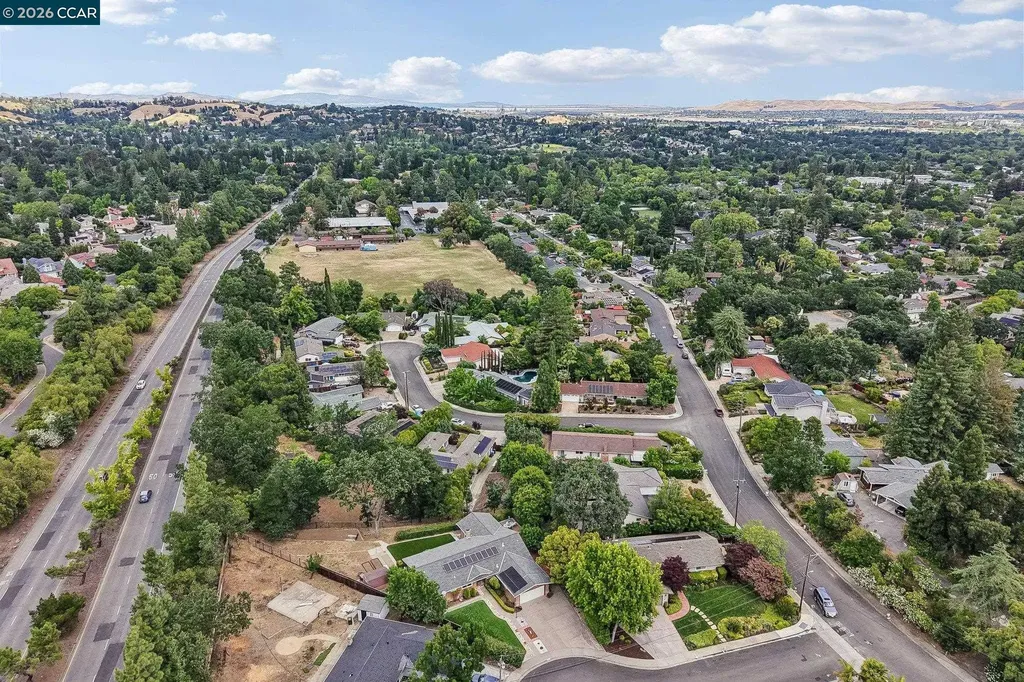 8 Bristol Court Pleasant Hill CA 94523