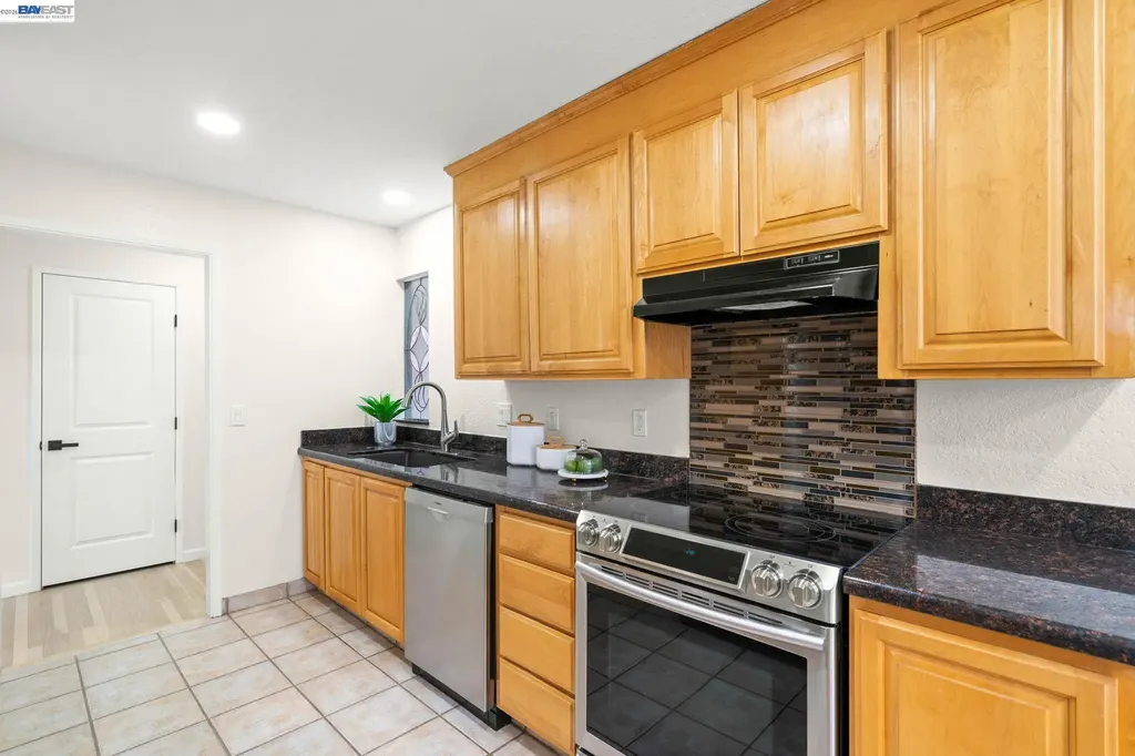 48074 Chann Court Fremont CA 94539