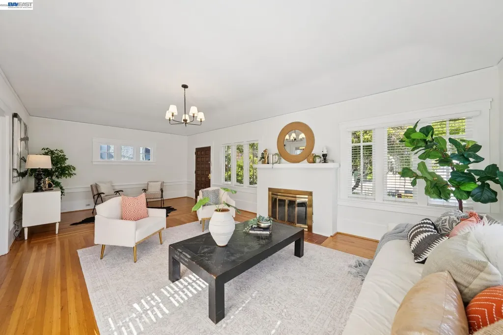 3244 Fernside Boulevard Alameda CA 94501