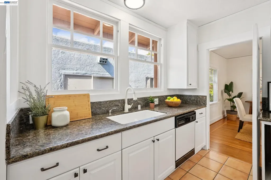 3244 Fernside Boulevard Alameda CA 94501