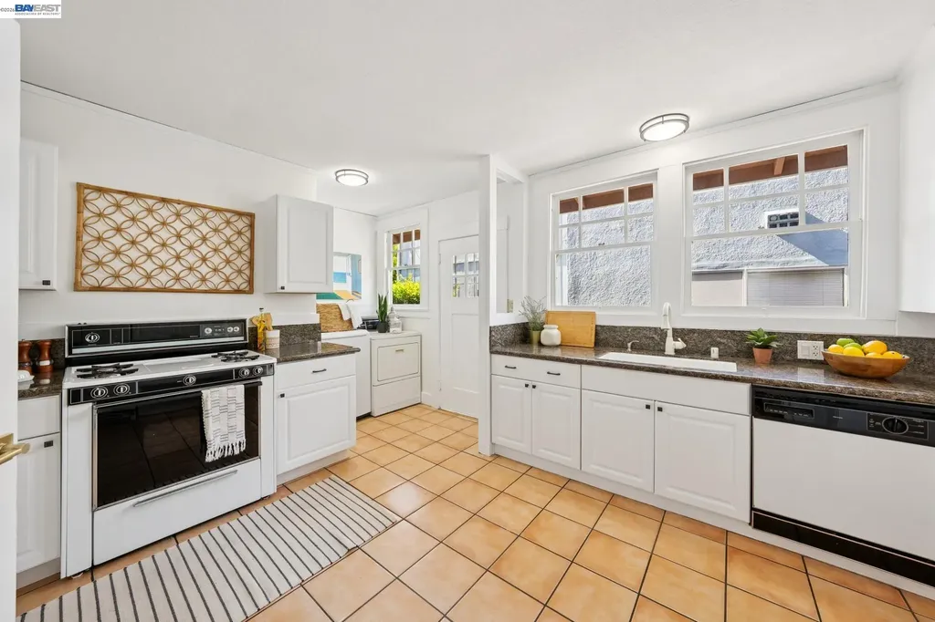 3244 Fernside Boulevard Alameda CA 94501
