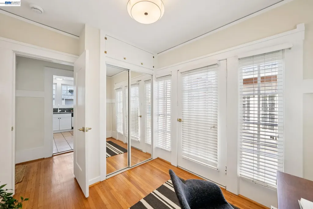 3244 Fernside Boulevard Alameda CA 94501
