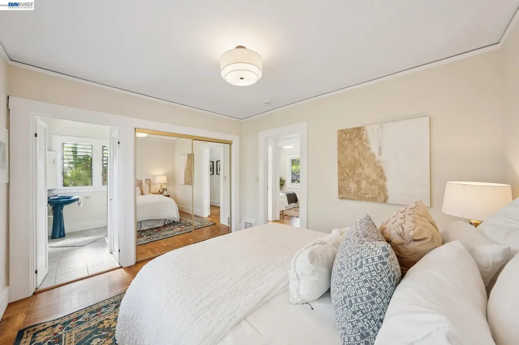 3244 Fernside Boulevard Alameda CA 94501