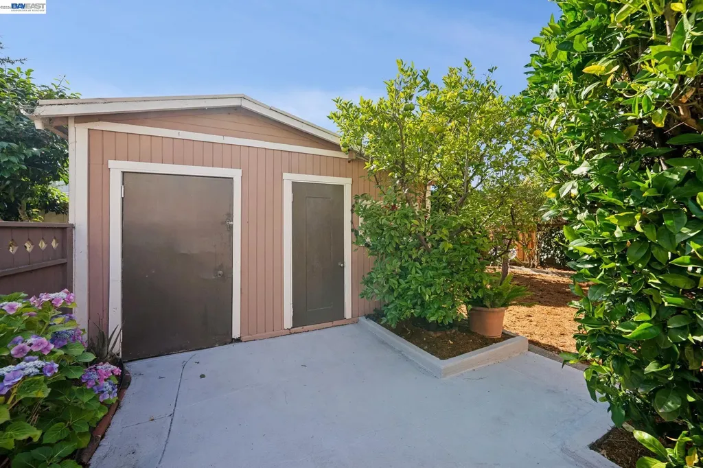3244 Fernside Boulevard Alameda CA 94501