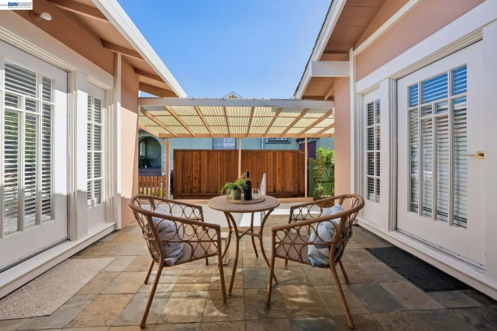 3244 Fernside Boulevard Alameda CA 94501