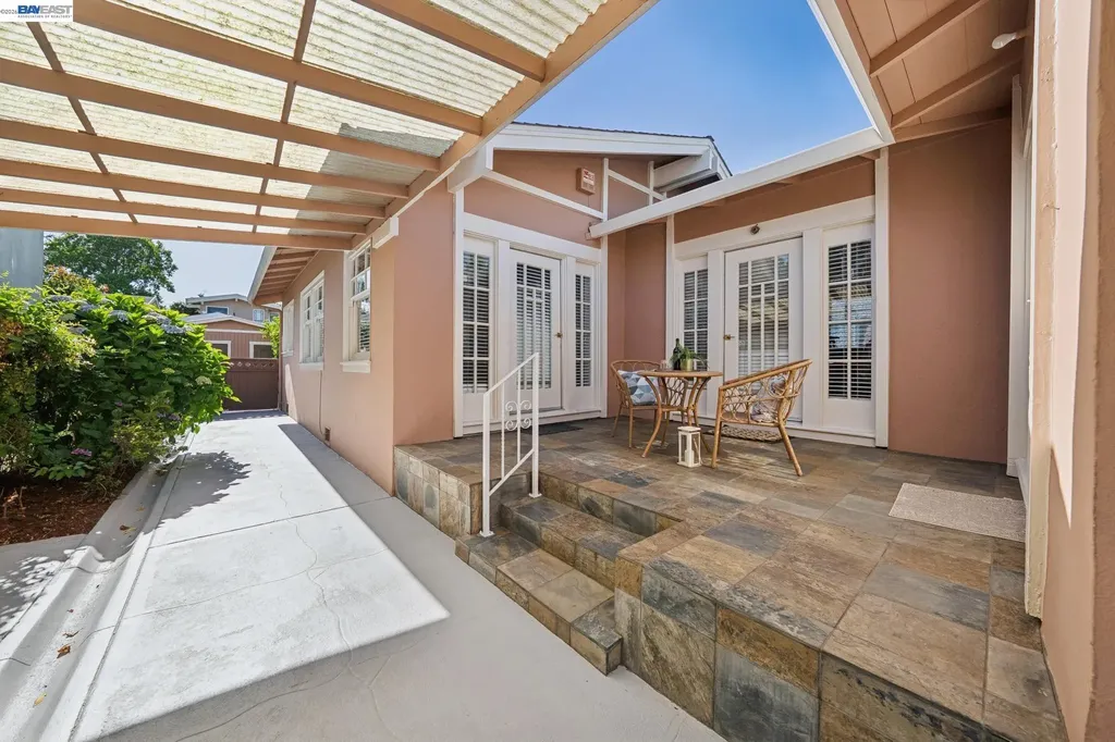 3244 Fernside Boulevard Alameda CA 94501