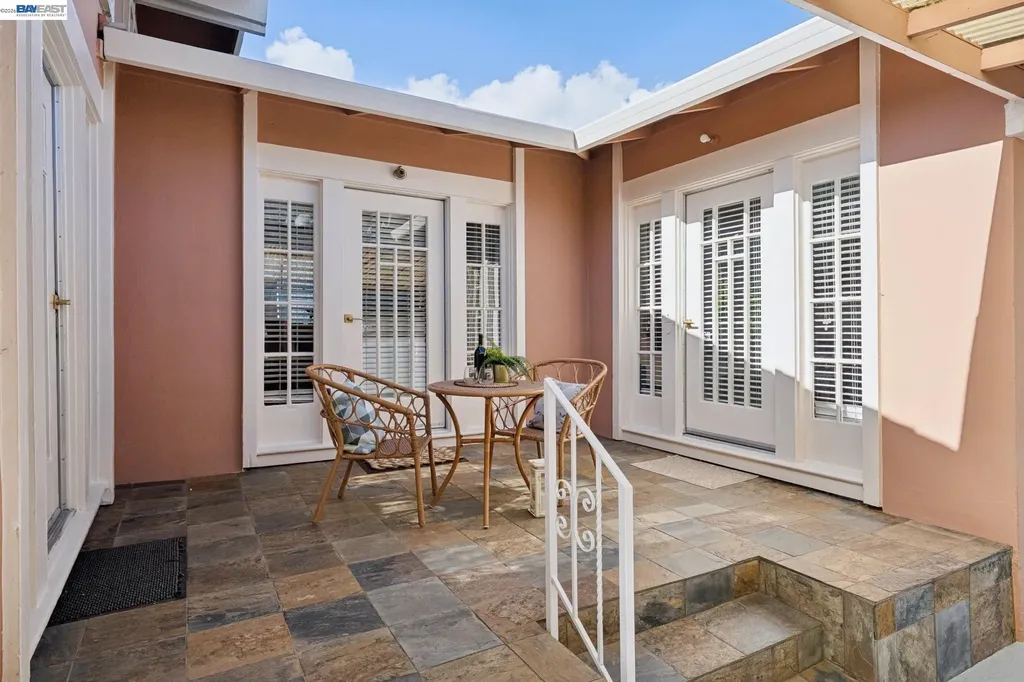 3244 Fernside Boulevard Alameda CA 94501