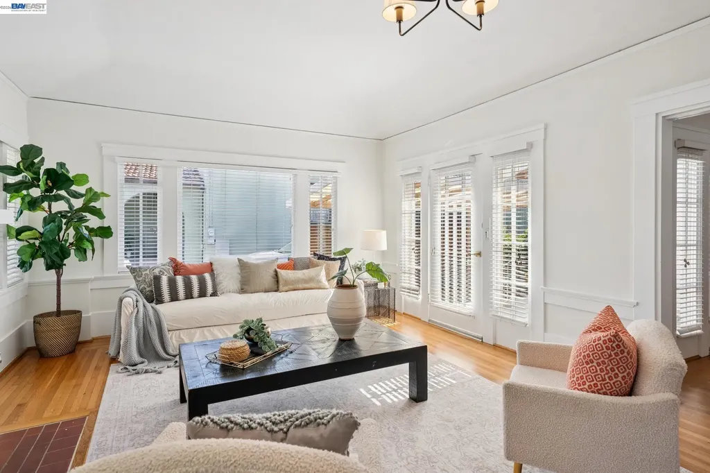 3244 Fernside Boulevard Alameda CA 94501