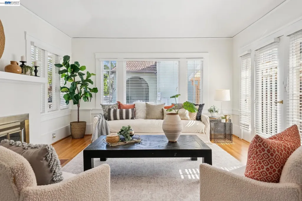 3244 Fernside Boulevard Alameda CA 94501
