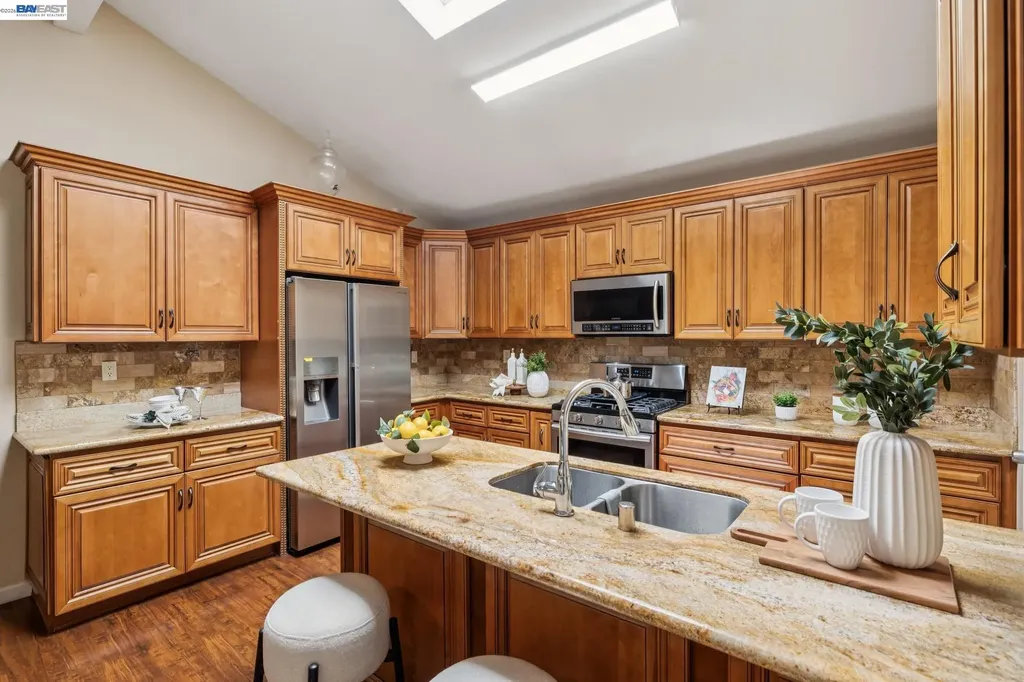 33166 Basswood Avenue Union City CA 94587