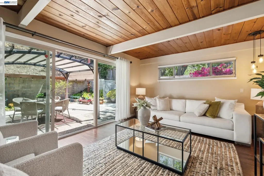 33166 Basswood Avenue Union City CA 94587