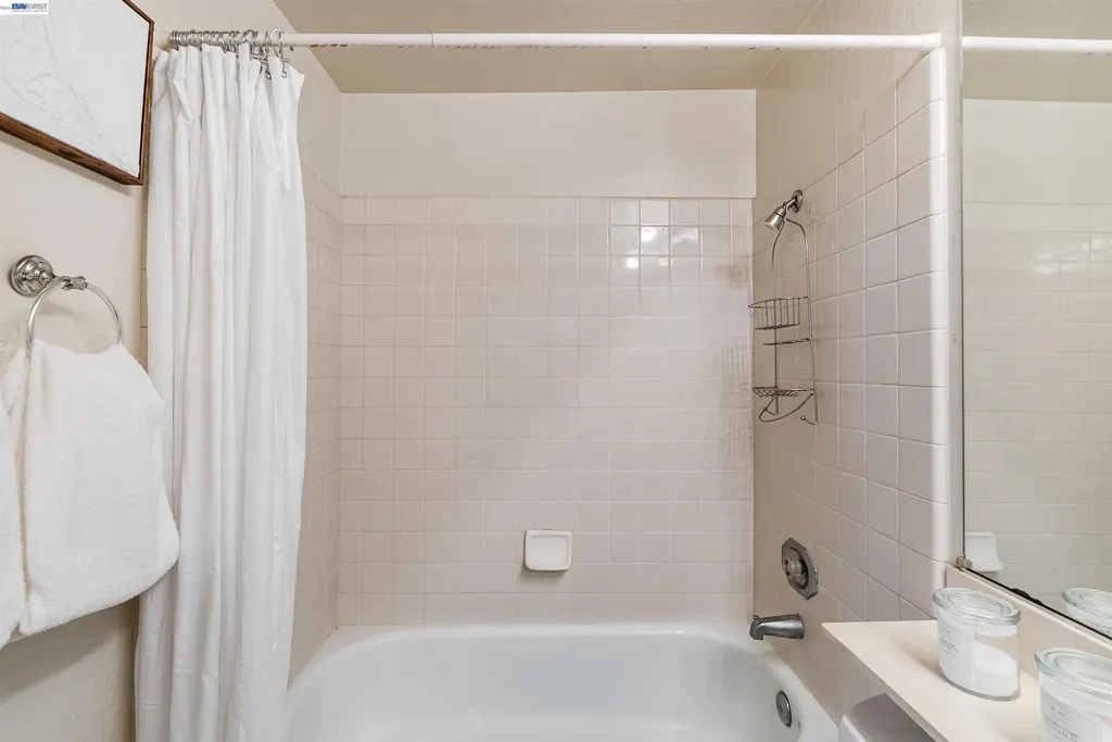 2742 East Court Richmond CA 94806