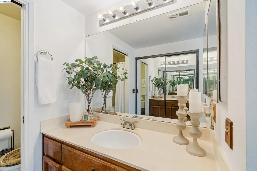 2742 East Court Richmond CA 94806