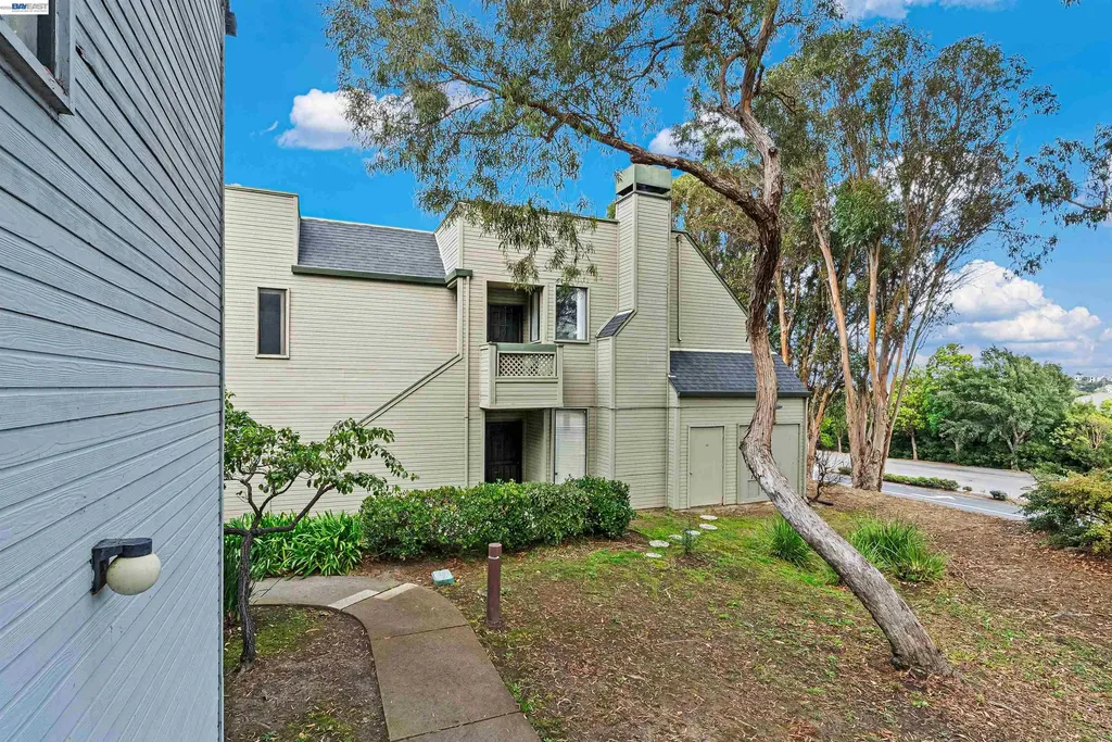 2742 East Court Richmond CA 94806