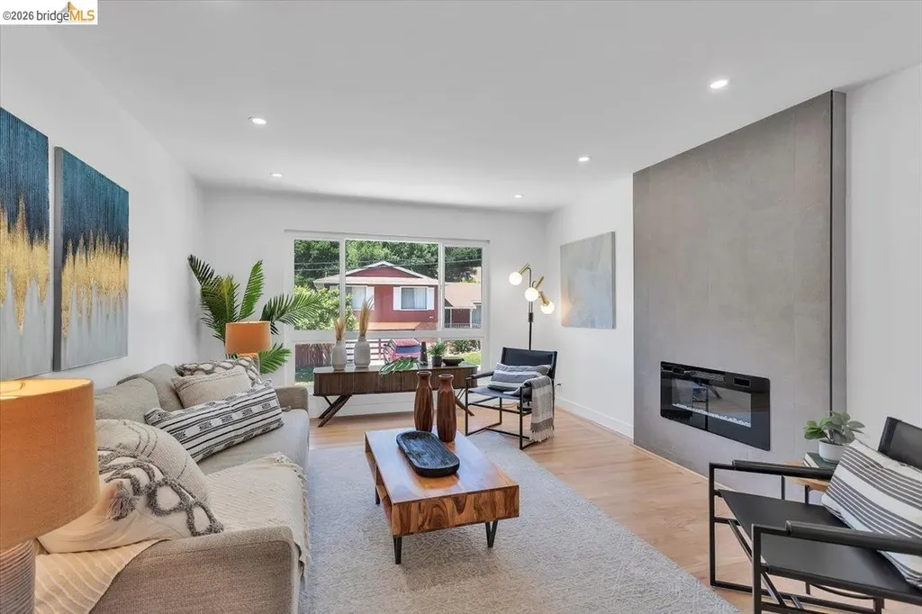 3830 Malcolm Avenue Oakland CA 94605