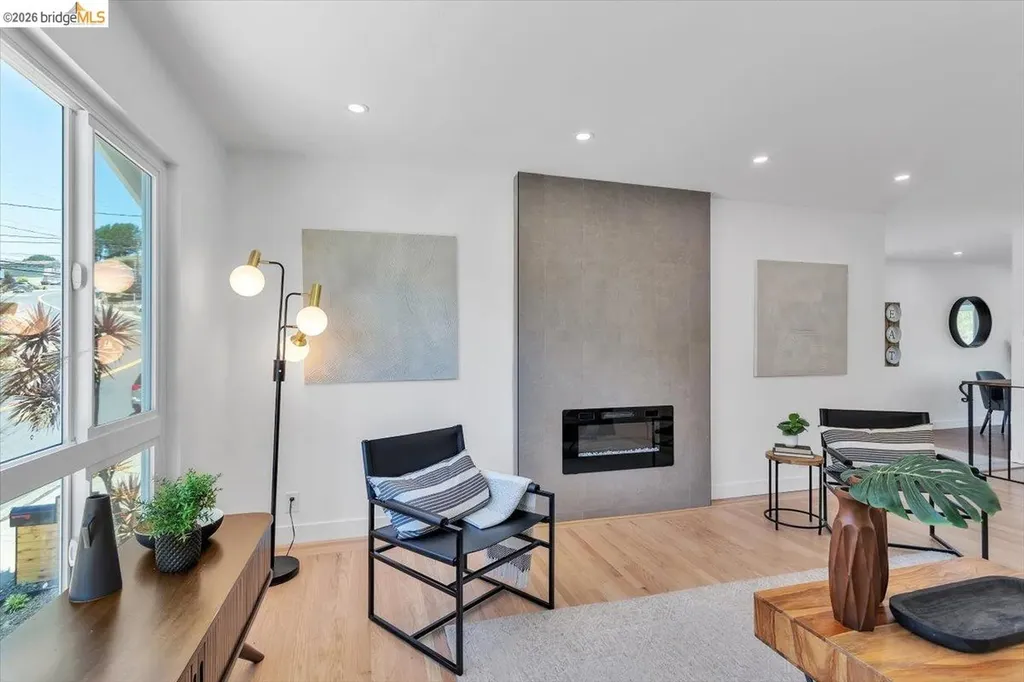 3830 Malcolm Avenue Oakland CA 94605