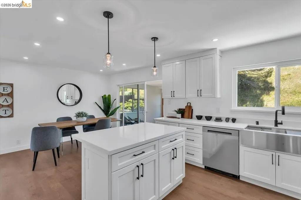 3830 Malcolm Avenue Oakland CA 94605