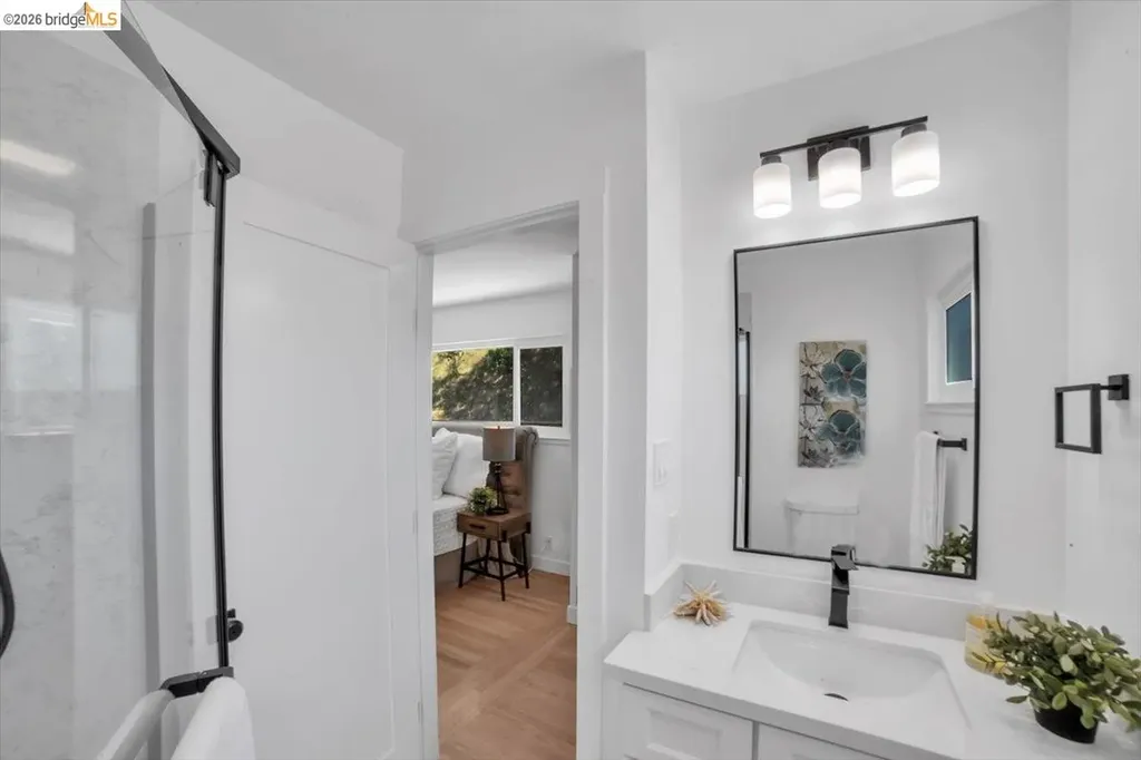 3830 Malcolm Avenue Oakland CA 94605