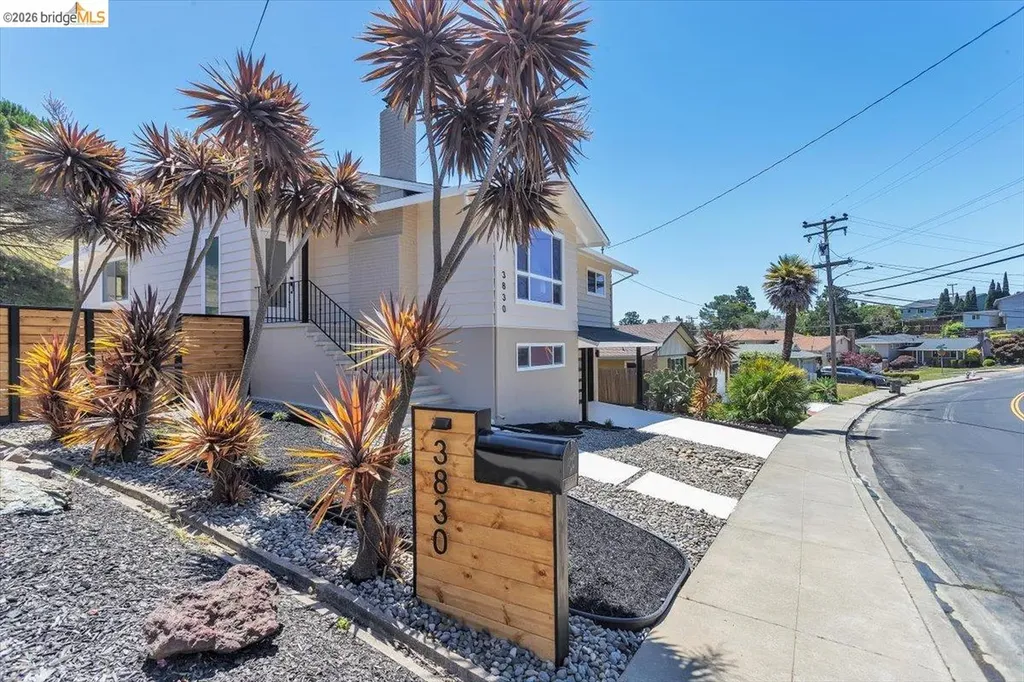3830 Malcolm Avenue Oakland CA 94605
