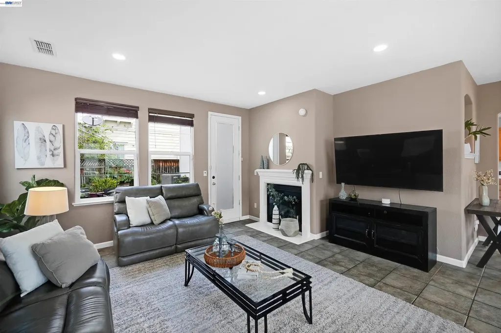 1574 Welford Circle Hayward CA 94544