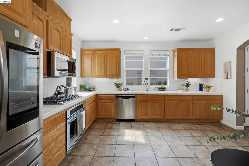 1574 Welford Circle Hayward CA 94544