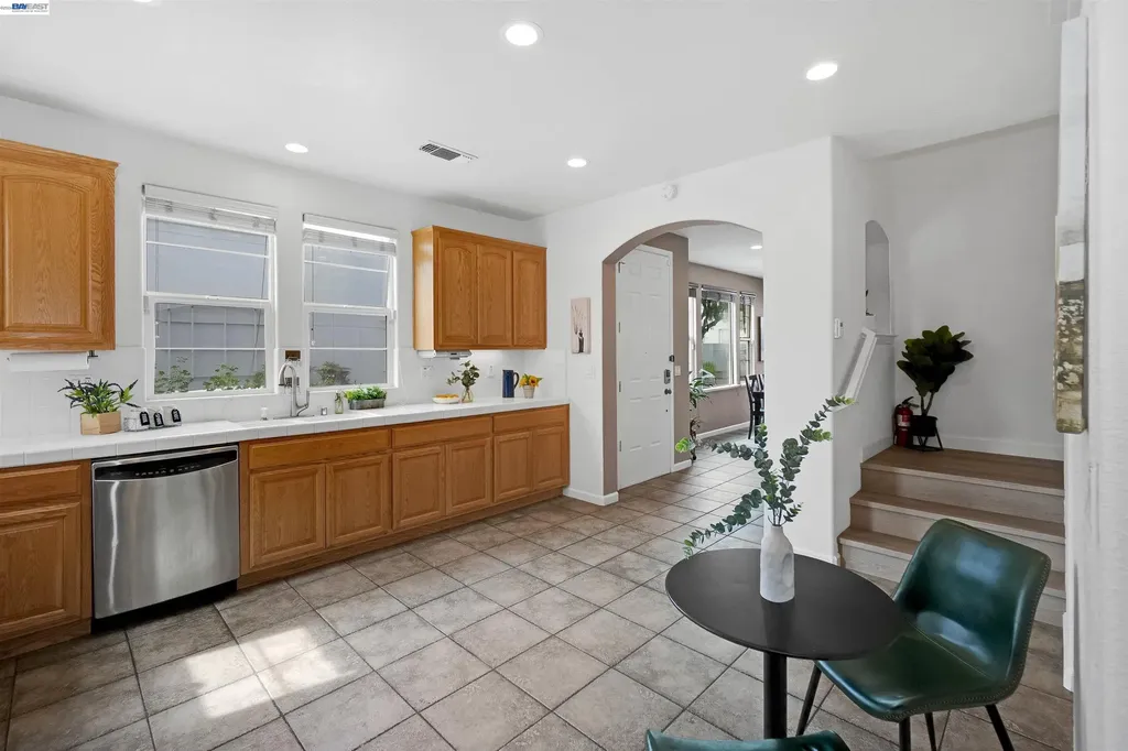 1574 Welford Circle Hayward CA 94544