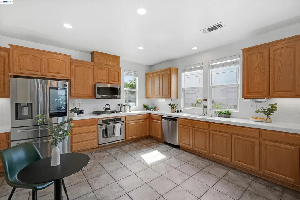 1574 Welford Circle Hayward CA 94544