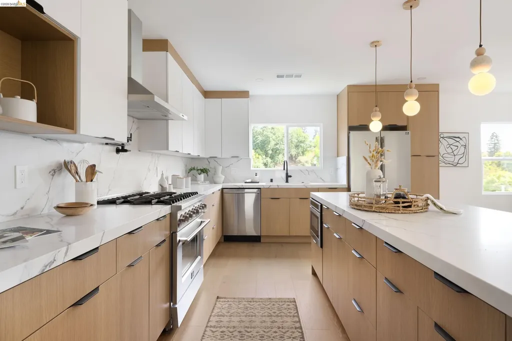 799 Santa Ray Avenue Oakland CA 94610