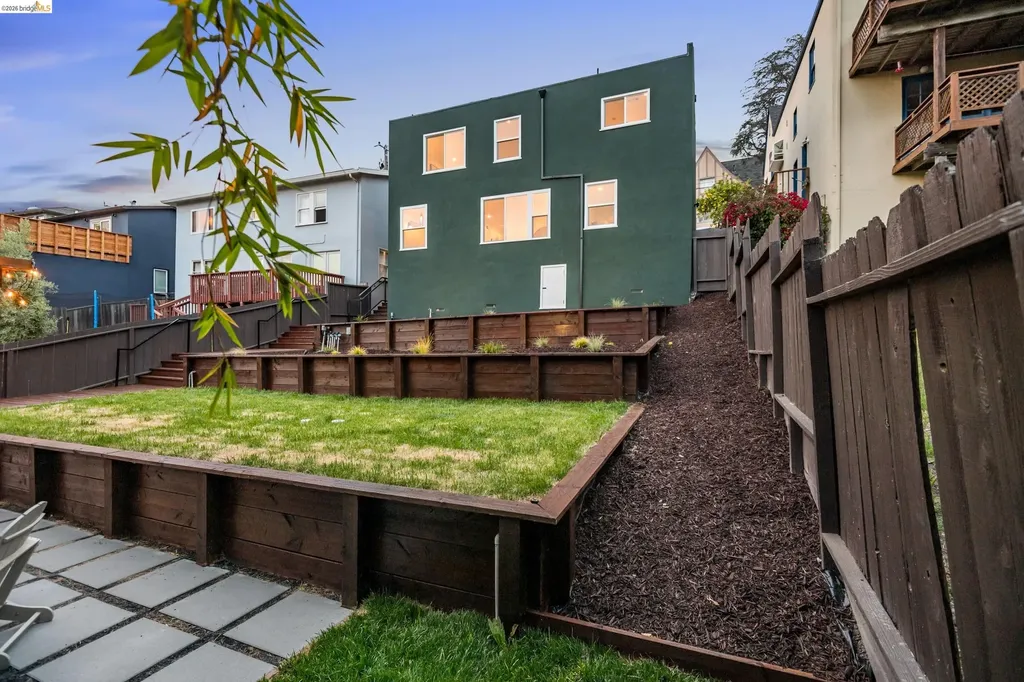 799 Santa Ray Avenue Oakland CA 94610