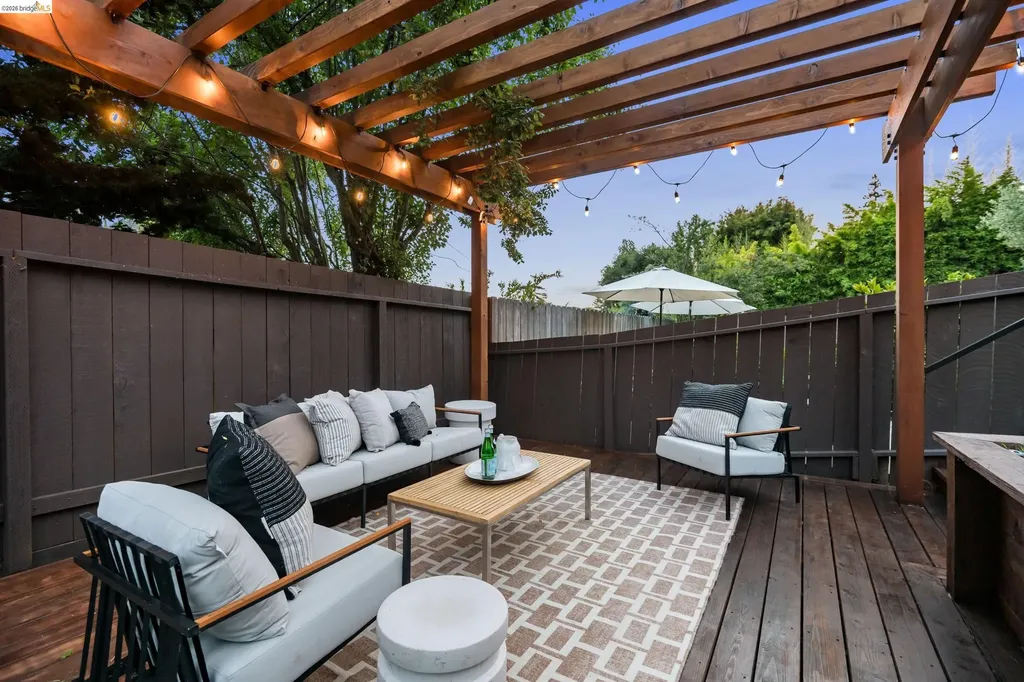 799 Santa Ray Avenue Oakland CA 94610