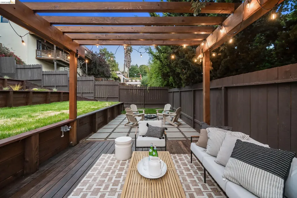 799 Santa Ray Avenue Oakland CA 94610