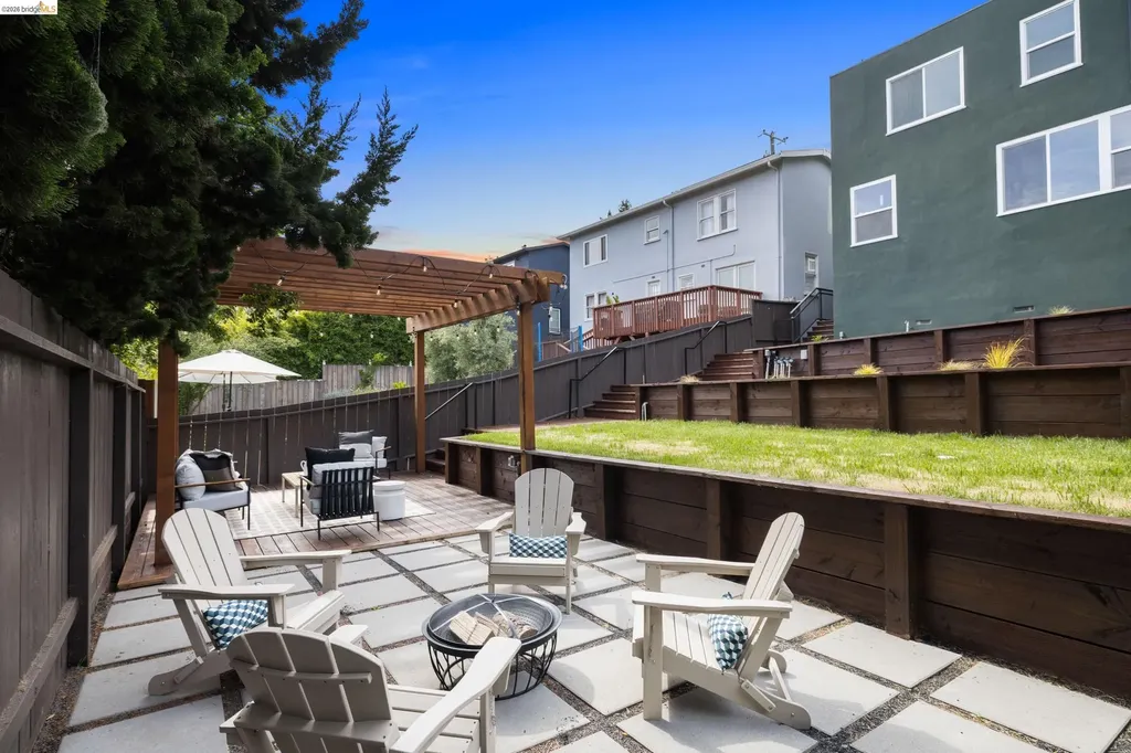 799 Santa Ray Avenue Oakland CA 94610