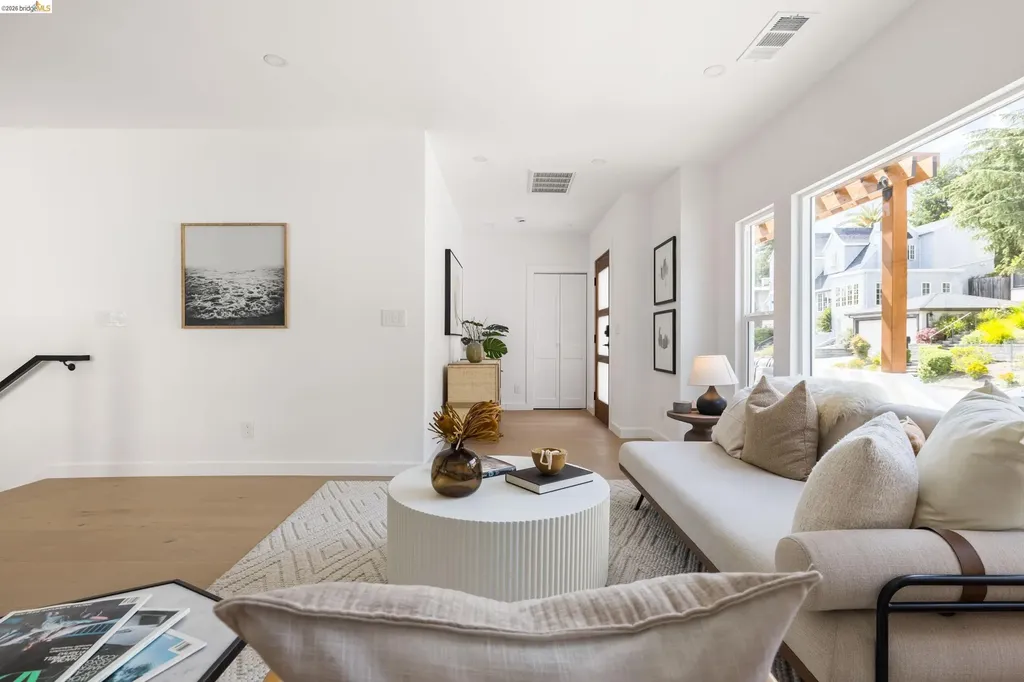799 Santa Ray Avenue Oakland CA 94610