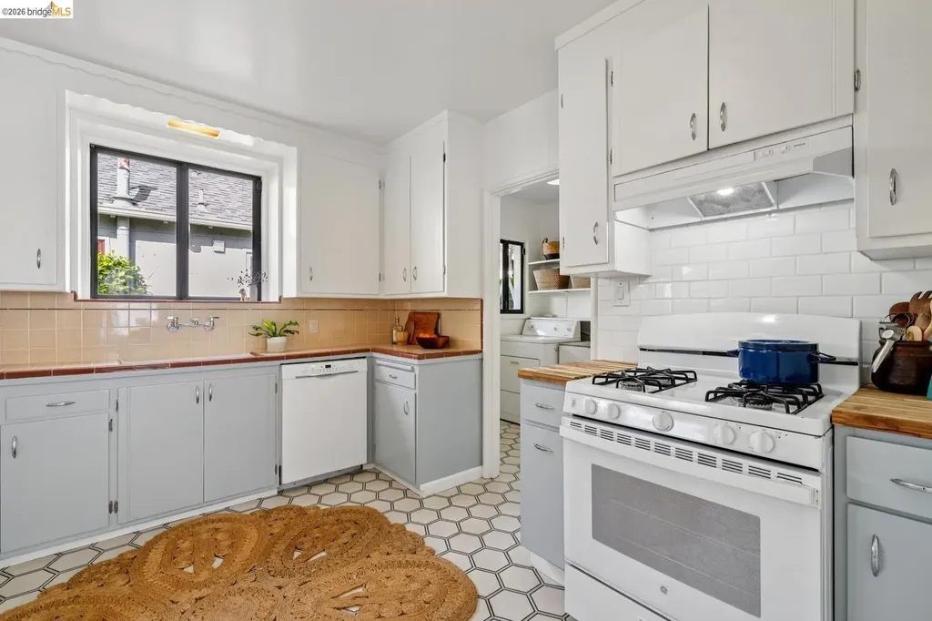 259 Broadmoor Boulevard San Leandro CA 94577