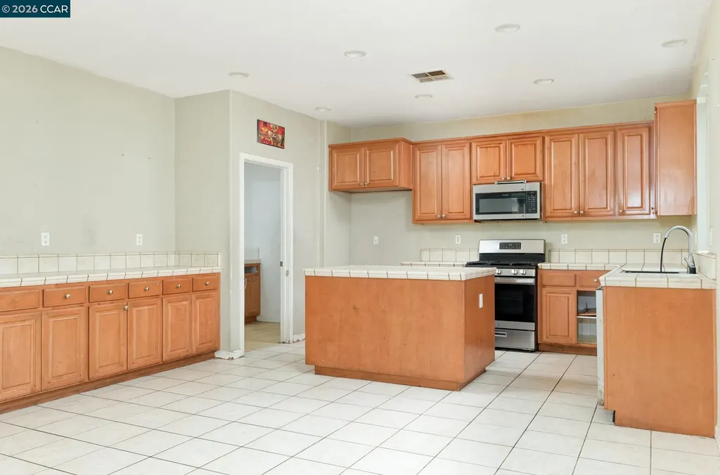 129 Picasso Drive Oakley CA 94561