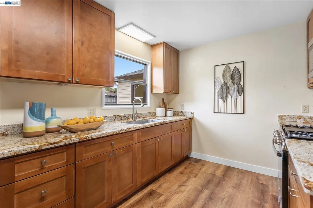 28122 10th Street Hayward CA 94544