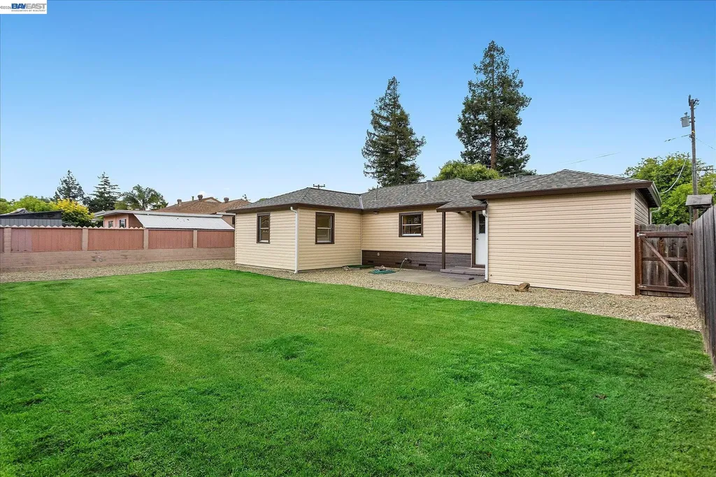 28122 10th Street Hayward CA 94544