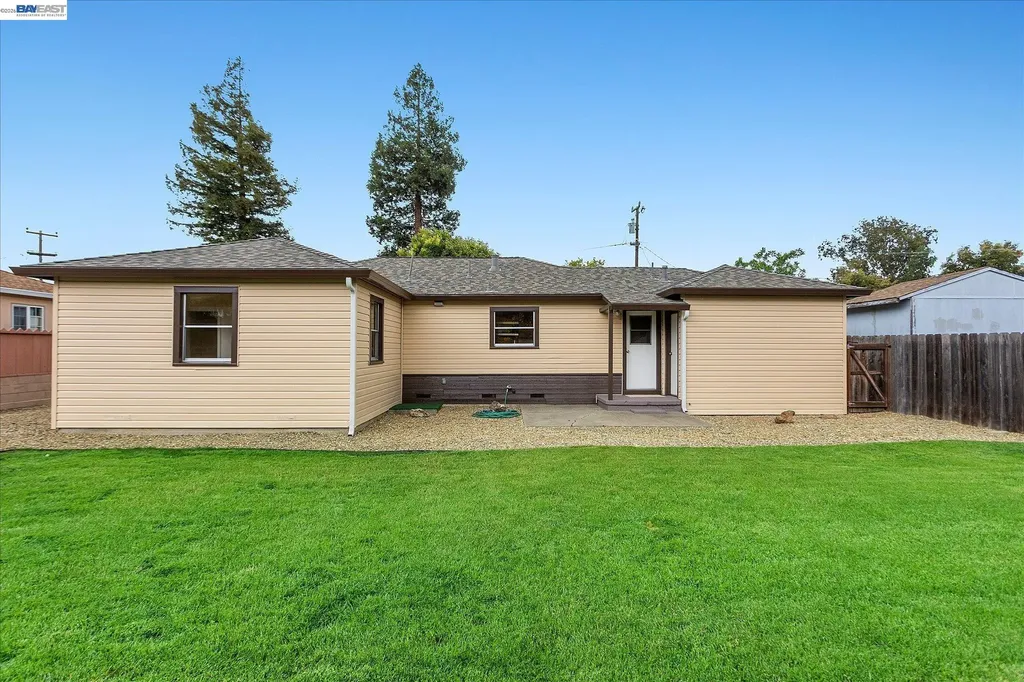 28122 10th Street Hayward CA 94544