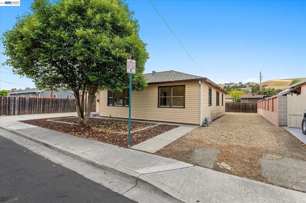 28122 10th Street Hayward CA 94544