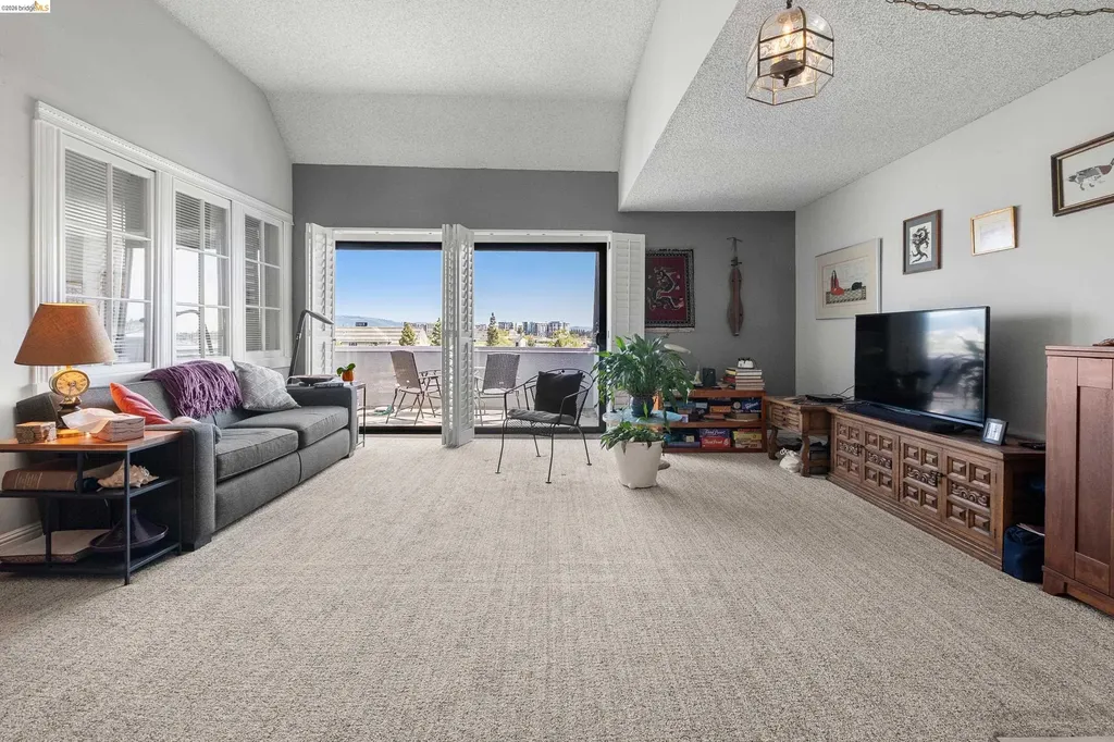 1 Embarcadero Oakland CA 94607
