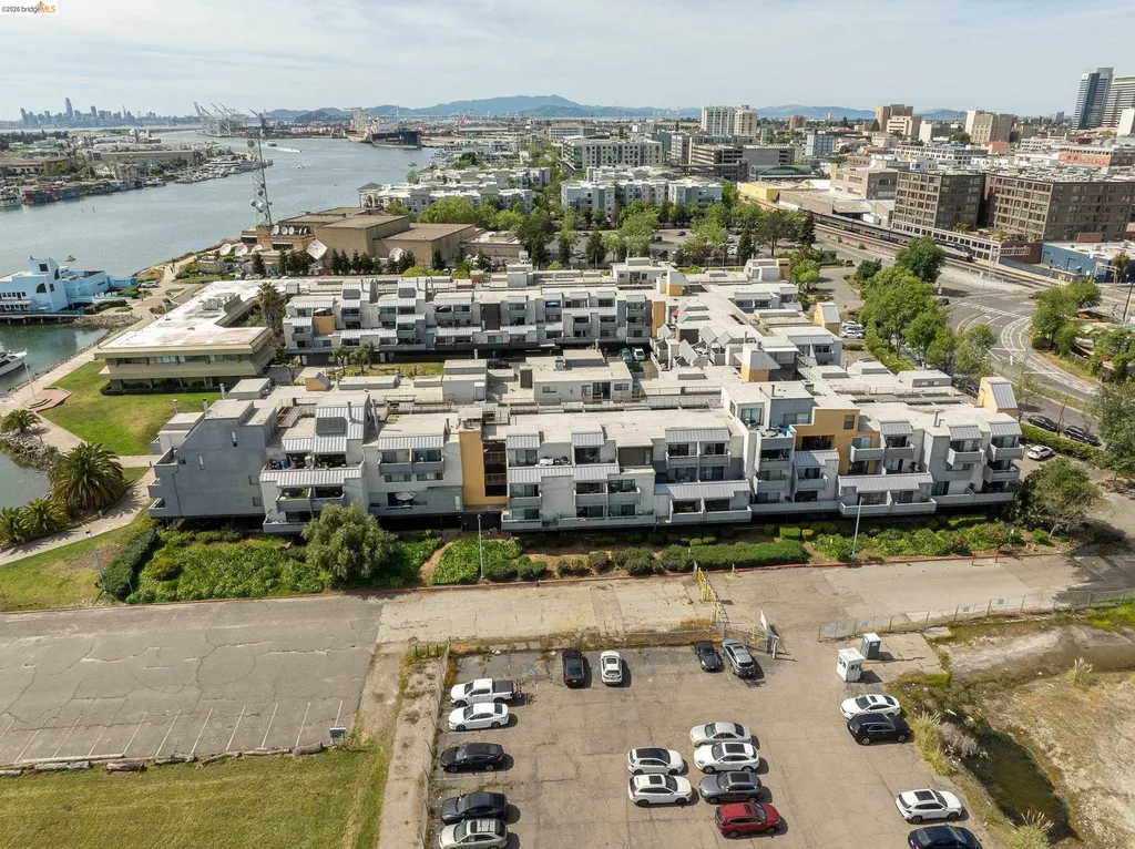 1 Embarcadero Oakland CA 94607