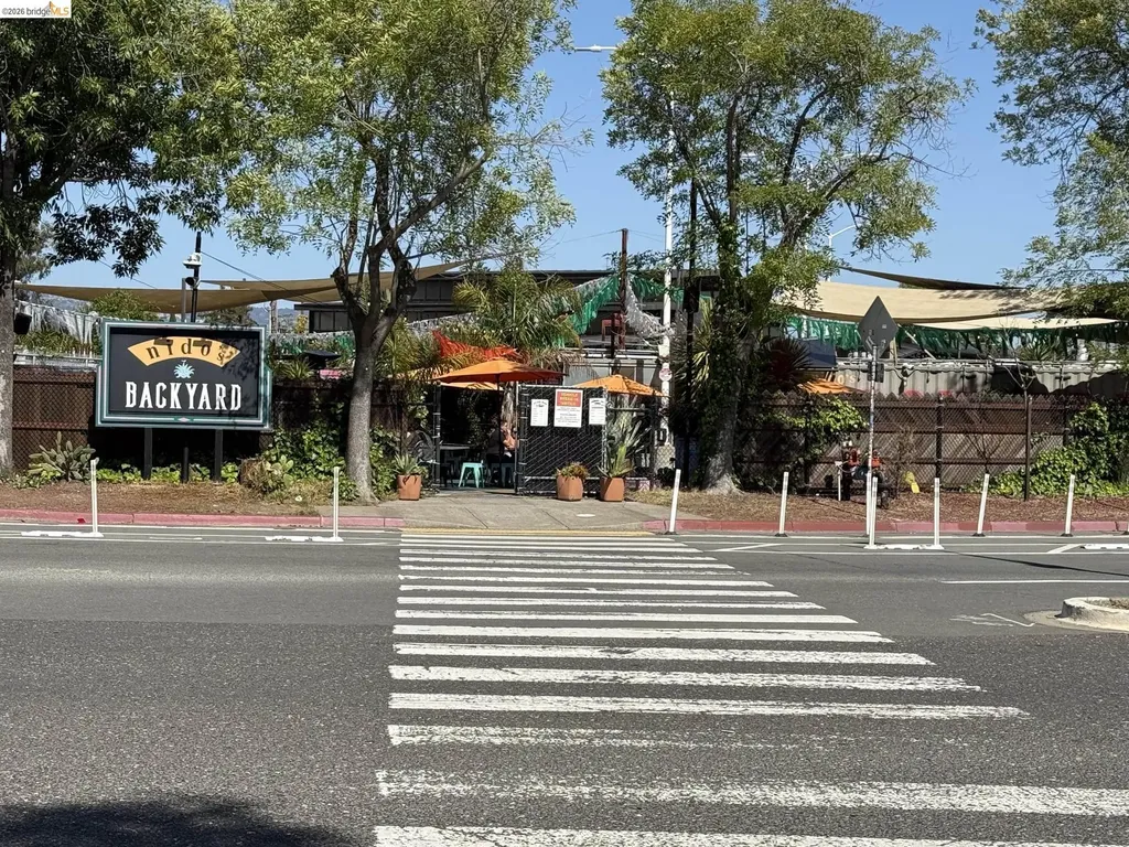 1 Embarcadero Oakland CA 94607