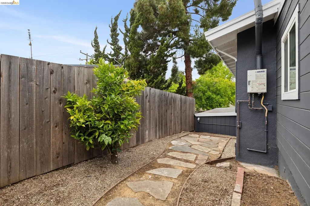 4006 Laurel Avenue Oakland CA 94602