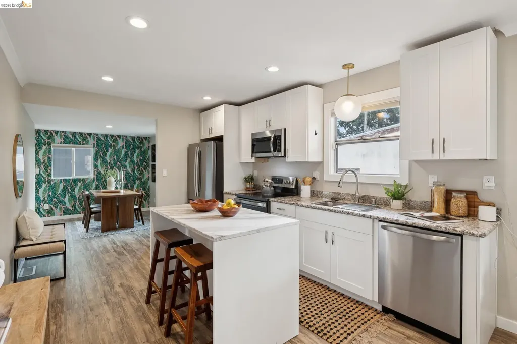 4006 Laurel Avenue Oakland CA 94602